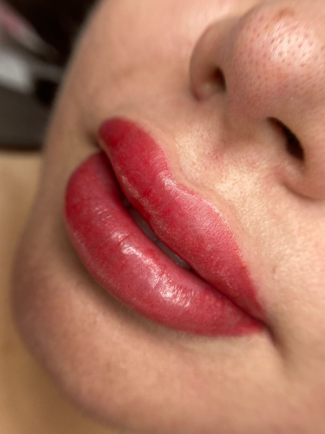 Micropigmentación de labios, contorno definido