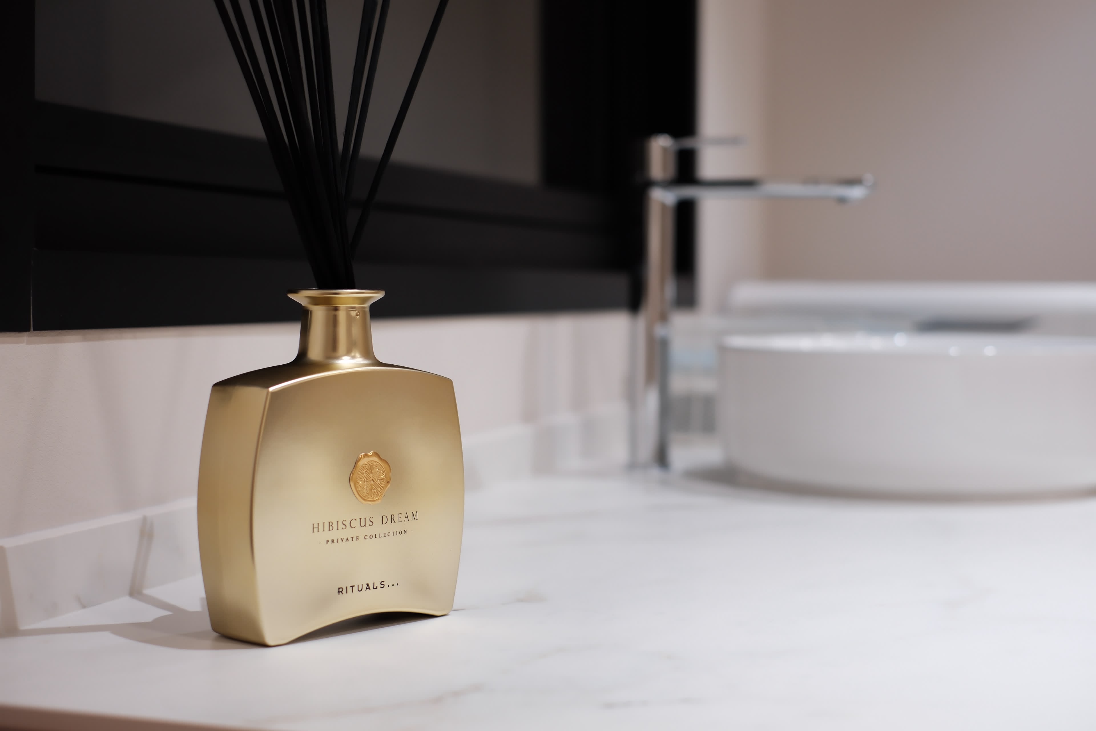 Rituals reed diffuser in the salon washroom